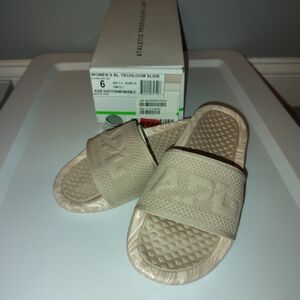 Beige Slide Sandals APL Heirloom Rose Slide Nwt Size 6 Athletic Propulsion Labs